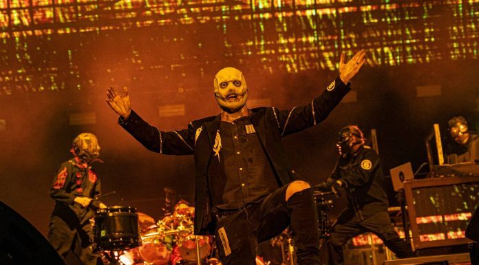 Ο Corey Taylor των Slipknot εξηγεί γιατί η μπάντα εγκατέλειψε την Roadrunner Records