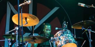 Ο D.H. Peligro, ντράμερ των Dead Kennedys και των Red Hot Chili Peppers, πέθανε σε ηλικία 63 ετών