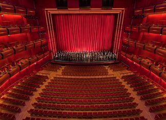 Η Λυρική αναζητά τρανς ερμηνεύτριες για την όπερα δωματίου «Στρέλλα»