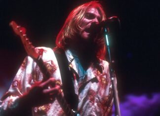Η διαλυμένη κιθάρα του Kurt Cobain από την πρώτη περιοδεία των Nirvana πωλείται για πάνω από 400.000 λίρες Αγγλίας