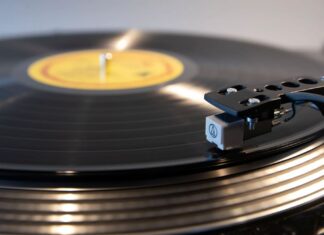 Η μουσική επιστρέφει στο βινύλιο