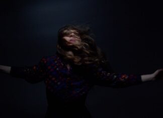 Οι “TheBitterSweet” παρουσιάζουν το νέο τους τραγούδι με τίτλο “RiverOfDreams”!