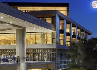 Tango Acropolis: Πανσέληνος στο Μουσείο Ακρόπολης Τρίτη 1η Αυγούστου