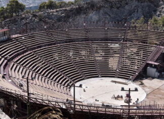 Ανοίγει ξανά το θέατρο Λυκαβηττού: Ο Σταύρος Ξαρχάκος εγκαινιάζει την νέα εποχή του θεάτρου | Παρασκευή 15 Σεπτεμβρίου