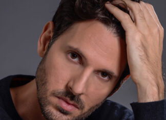 Η “Βιολέτα” του Θανάση Βούτσα (Στίχοι: Αθανασία Γιασουμή – Μουσική: Διονύσης Μπουκουβάλας)