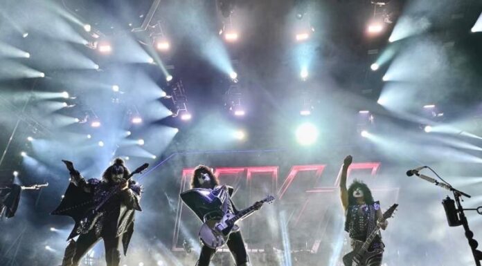 Kiss: Τίτλοι τέλους για του Kiss με την τελευταία τους συναυλία στο Madison Square Garden