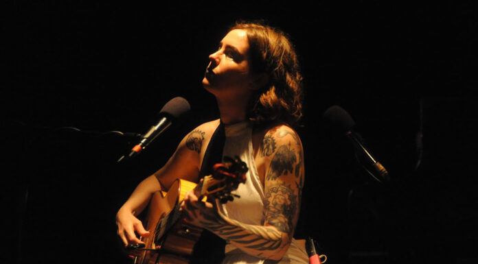 Η Emma Ruth Rundle για δύο μοναδικές ζωντανές εμφανίσεις στην Ελλάδα