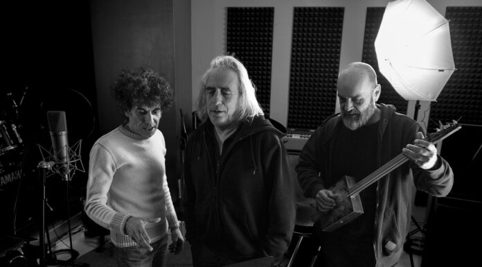 30 Χρόνια Υπόγεια Ρεύματα: “Θα Μ’Αγαπάω” σε μια νέα εκδοχή από τα Υπόγεια Ρεύματα και τον Γιάννη Αγγελάκα