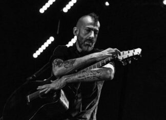 Jon Gomm – Συναυλία και Σεμινάριο – Percussive Acoustic Guitar | 12 & 13 Οκτωβρίου 2024