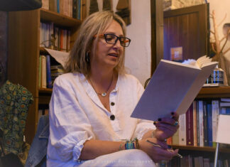 Κυκλοφόρησε από τις εκδόσεις Μανδραγόρας η νέα ποιητική συλλογή της Κλεονίκης Δρούγκα “με δανεικό μολύβι”.