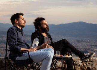 Παράσταση Stand Up Comedy – «Πάνω απ’ όλα άνθρωποι» Τρίτες 8 – 15 – 22 – 29 Οκτωβρίου θέατρο Άβατον