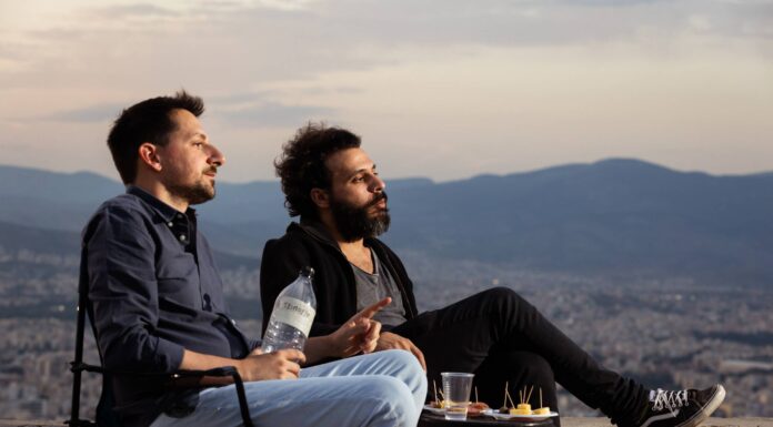 Παράσταση Stand Up Comedy – «Πάνω απ’ όλα άνθρωποι» Τρίτες 8 – 15 – 22 – 29 Οκτωβρίου θέατρο Άβατον
