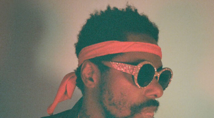 Όλα όσα πρέπει να ξέρεις για τον Curtis Harding, πριν το πολυαναμενόμενο live στο Floyd Live Music Venue