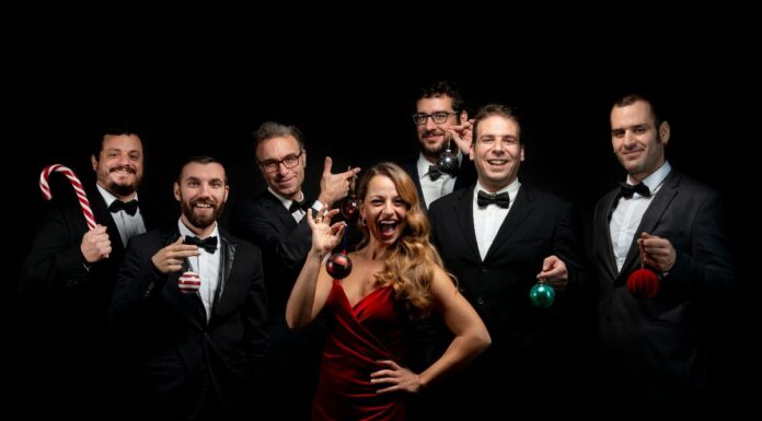 The Speakeasies Swing Band: Η πιο μαγική και κεφάτη Παραμονή Χριστουγέννων στον Σταυρό Του Νότου The Speakeasies Swing Band | Σταυρός του Νότου Κεντρική Σκηνή | 24 Δεκεμβρίου | Η πιο μαγική και κεφάτη Παραμονή Χριστουγέννων