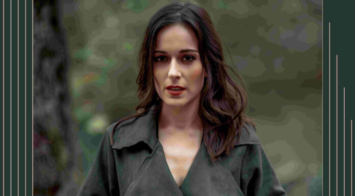 Δήμητρα Αντωνακούδη – “Είναι τα λόγια”. Νέο τραγούδι και video