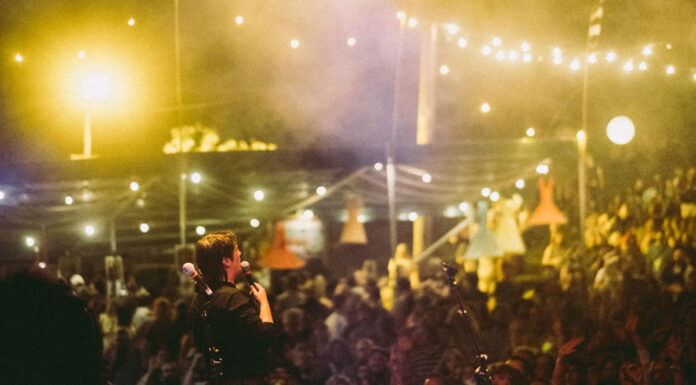 Οι Αυστραλοί Cash Savage & the Last drinks, για πρώτη φορά στην Ελλάδα | 22 Μαρτίου 2025 @ Αρχιτεκτονική Cash Savage and The Last Drinks