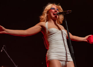 Photostory: Amyl and the Sniffers @Floyd Live Music Venue | Ροκ πάρτι χωρίς προηγούμενο! Amyl and the Sniffers
