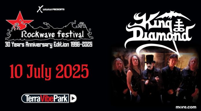 Rockwave Festival 2025: Ο King Diamond επιστρέφει στην Ελλάδα για μία μοναδική παράσταση! | Πέμπτη 10 Ιουλίου 2025 @ Terra Vibe Ο King Diamond, ο θρυλικός πρωτοπόρος του θεατρικού heavy metal επιστρέφει στην Ελλάδα φέρνοντας το απόκοσμο μουσικό έπος του στη σκηνή του Terra Vibe.