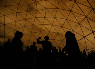 Under Pressure Music Sessions: Mια σειρά συναυλιών στον Θόλο | Είσοδος ελεύθερη Under Pressure Music Sessions by SNFCC Youth Council