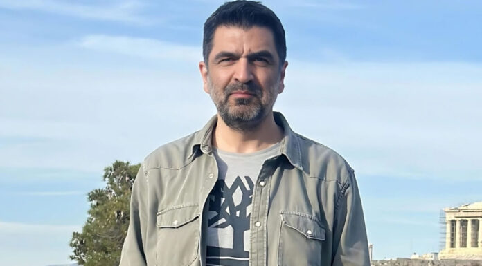 Μάκης Τσίτας: Γιατί δεν κοιμάσαι, μαμά; Μάκης Τσίτας Γιατί δεν κοιμάσαι, μαμά;