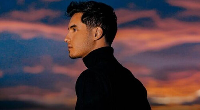 Βαγγέλης Μολές – «Πειραιάς Σαγκάη» Βαγγέλης Μολές-«Πειραιάς Σαγκάη»