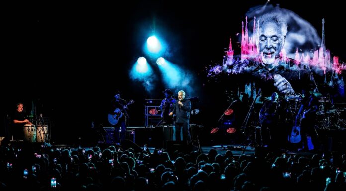 O Sir Tom Jones, έρχεται για πρώτη φορά στην Αθήνα! | Σάββατο 21 Ιουνίου στο Δημοτικό Θέατρο Λυκαβηττού O Sir Tom Jones, έρχεται για πρώτη φορά στην Αθήνα!