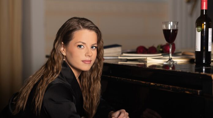 Βίκυ Κυριακίδου: “Μαγικό μου Φυλαχτό” | Νέο τραγούδι και video