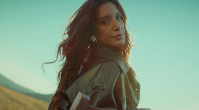 «Απλά και ξηγημένα»: Με δυνατά μηνύματα το νέο single της Βαρβάρας Βάλη