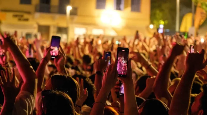 H Αθήνα σε Beat Mode: Δωρεάν DJ Parties που Απογειώνουν το Καλοκαίρι! Music 89 2 Street Party