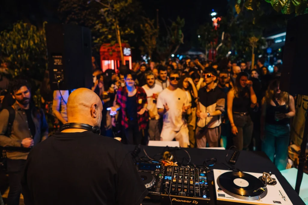 Γκύζη Street Party