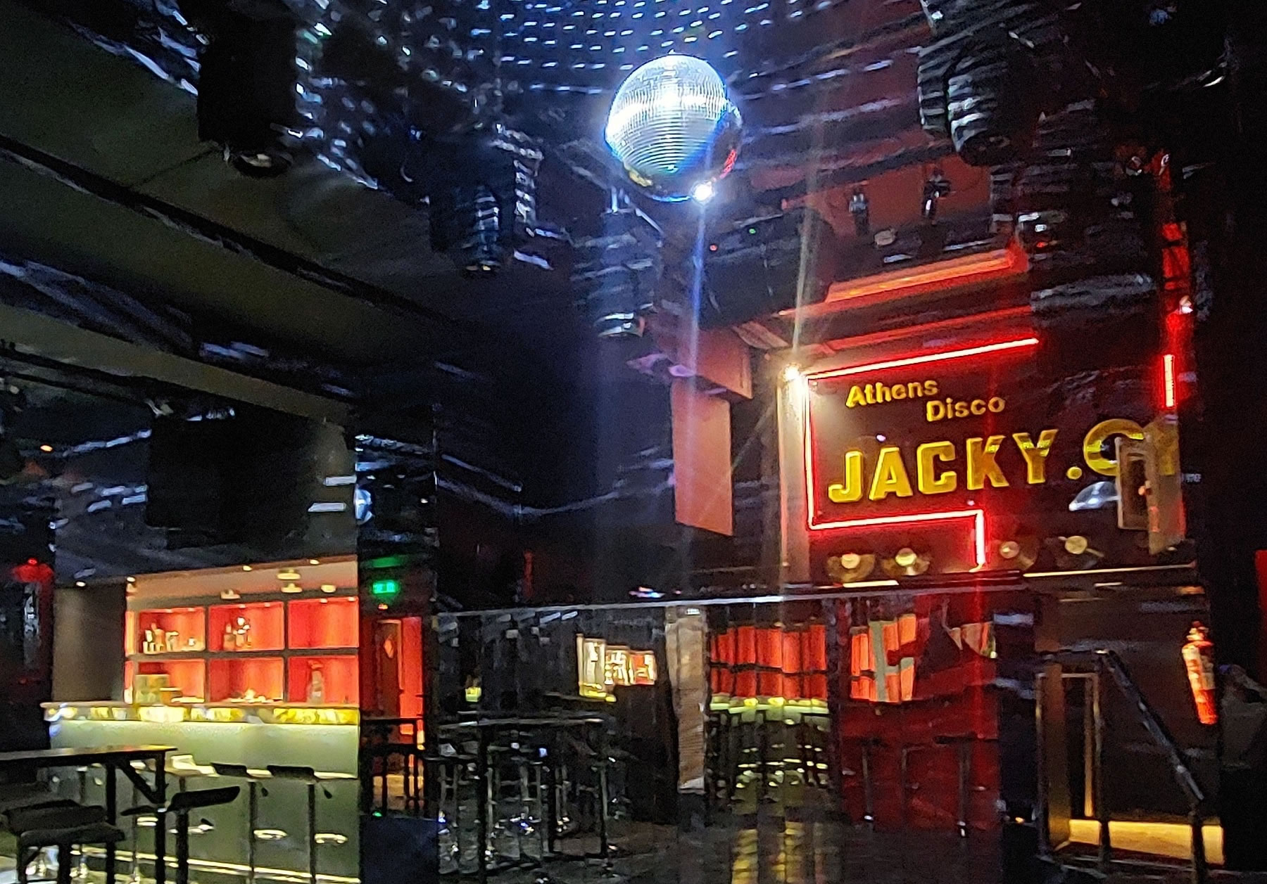 Η Θρυλική Disco Jacky O Επιστρέφει!