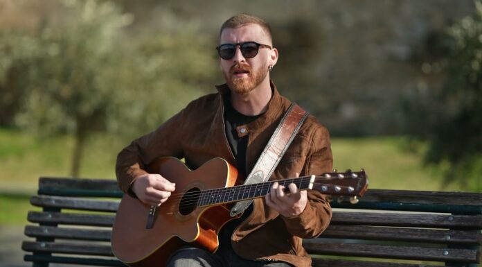 Στράτος Κύπρος “Δυο αγκαλιές” : Νέο τραγούδι και video