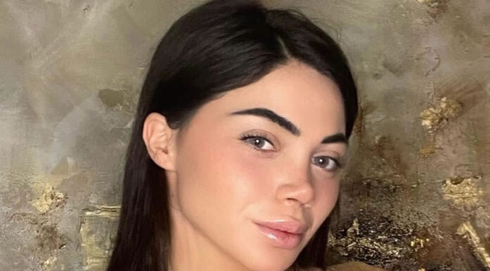 Η Ελληνίδα εικαστικός Ναταλί Βαλιάνου παρουσιάζει τη νέα της ατομική έκθεση “Summer Breathe” στην γκαλερί Art Number 23 Ι 30 Μαϊου – 05 Ιουνίου 2025