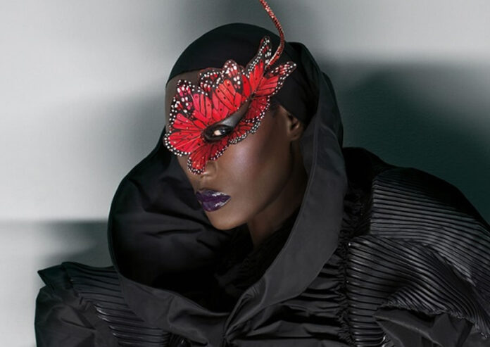 Grace Jones | Η ιέρεια της πρόκλησης και της ελευθερίας έρχεται στο Sani Festival