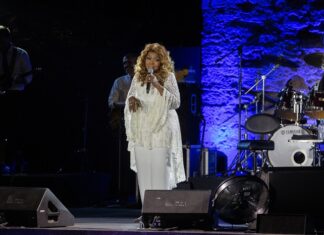 Η Gloria Gaynor κατέκτησε τη σκηνή του Sani Festival