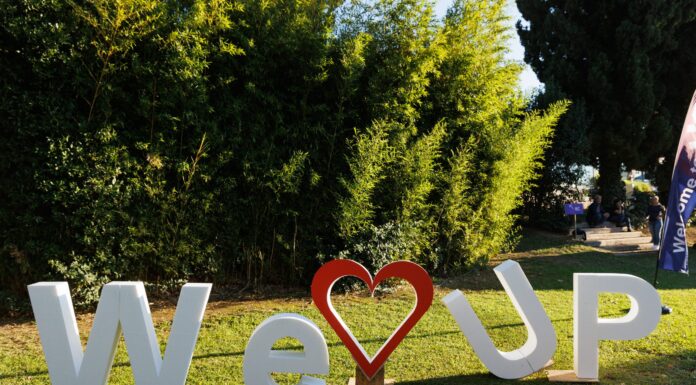 welcome to up 2025: Συναυλία με τους: Χρήστο Παπαδόπουλο – Βαγγέλη Δεληκούρα (Παιδιά από την Πάτρα), Γιώργο Σαρρή (Ζιγκ Ζαγκ), Θοδωρή Παπαδόπουλο (Οπισθοδρομικοί)