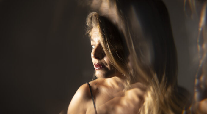 Η Ιουλία Καραπατάκη ξεκινάει τις χειμερινές εμφανίσεις στον Σταυρό του Νότου | Από 13 Νοεμβρίου 2025