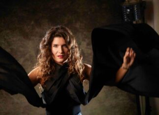 Η ΜπέττυΧαρλαύτη κάνει στάση στο Ολύμπια με «Τα τραγούδια των αγώνων»