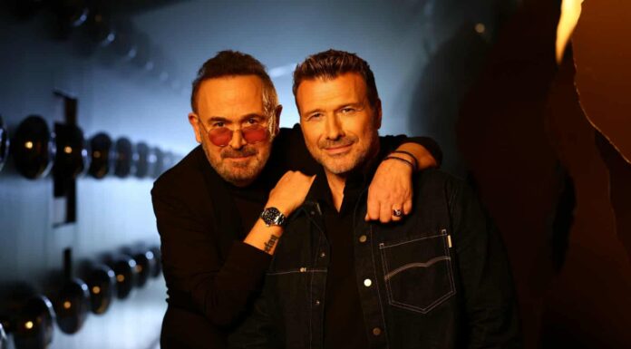 Πανέτοιμοι για τη μεγάλη τους πρεμιέρα στο ANODOS οι Σταμάτης Γονίδης και Γιάννης Πλούταρχος! Η ώρα για τη μεγάλη πρεμιέρα στο ANODOS έφτασε.