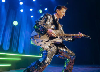 Release Athens presents: Chris Isaak στο Δημοτικό Θέατρο Λυκαβηττού (13.06.2026)