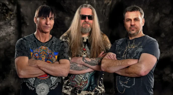 Extra Band: Νέο ροκ single “Máme Fire” & περιοδεία 2026