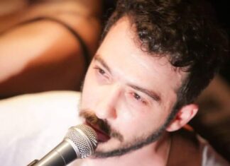 Ο Γιάννης Λιόλιος στο StageNews: Η νέα δισκογραφική δουλειά και η διαδρομή από την Πάτρα στις μουσικές σκηνές της Αθήνας.