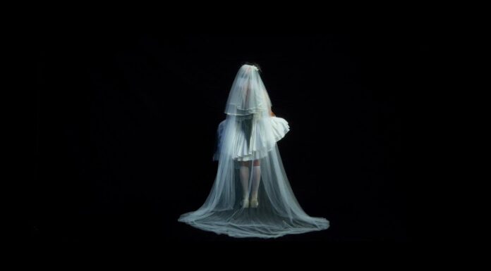 VASSIŁINA – «Katadiki»: Ένα αφυπνιστικό ταξίδι στην Avant-Pop και τη συλλογική δύναμη