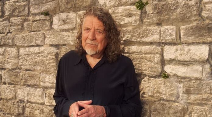 Robert Plant: Ο θρύλος των Led Zeppelin εγκαινιάζει το Sani Festival 2026 στον Λόφο της Σάνης