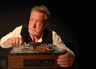 «Η Τελευταία Μαγνητοταινία του Κραπ» του Σάμουελ Μπέκετ στο Theatre of the NO: Μια αναμέτρηση με το παρελθόν