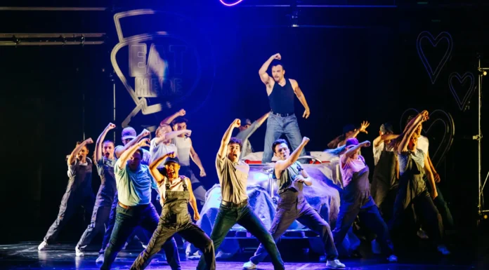 GREASE στη Θεσσαλονίκη: Το cast του Λονδίνου χορεύει το «Ferto» του Akyla και γίνεται Viral!