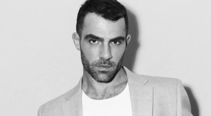 Giulio Filippo D’Errico: Με το «ΕΚΕΙΝΑ ΤΑ ΘΕΛΩ | PER SEMPRE» στην κούρσα για τη Eurovision 2026