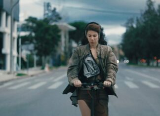 ILIA: «Ατσαλένιες Πεταλούδες» – Ένας ύμνος στην ανθεκτικότητα μέσα από το νέο της single