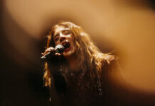 Βασιλική Μιχαλοπούλου: «Μόνο εσένα έχω» – Μια γενναία εξομολόγηση από τις «Κασέτες του Μελωδία 99,2» Βασιλική Μιχαλοπούλου: «Μόνο εσένα έχω» – Νέο single & Κασέτα Μελωδία