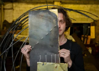 MOROMO: Μία πολυμεσική εγκατάσταση του Παντελή Καρασεβδά στο Tzamia Krystalla